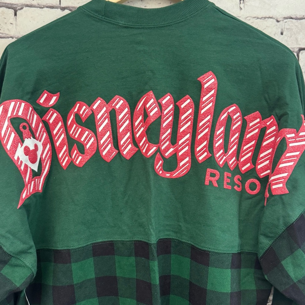 Disneyland Disney Holiday Plaid Spirit Jersey for Adults in Green Size Small NWT - Picture 2 of 5